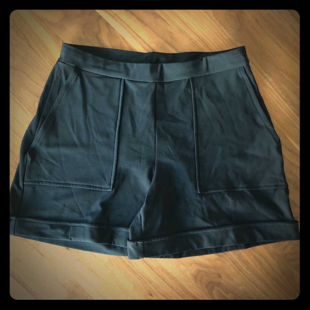 🖤🦈Blackmilk🦈🖤 black cuffed shorts XL